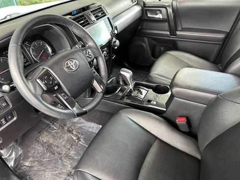 Used 2022 Toyota 4Runner TRD Off-Road Premium AWD/4WD image 9