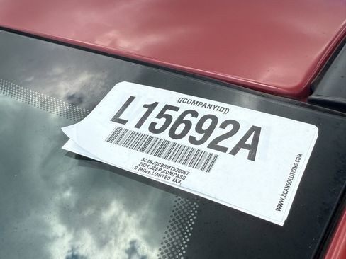 Used 2021 Jeep Compass Limited image 22