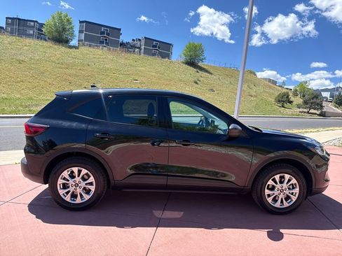 Certified 2025 Ford Escape Active AWD/4WD image 10