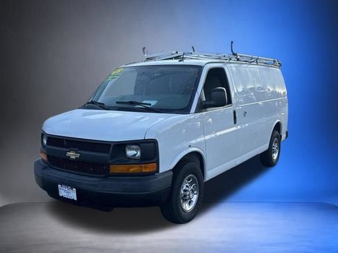 Used 2015 Chevrolet Express 2500 RWD image 5