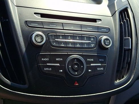 Used 2017 Ford Escape SE FWD image 19