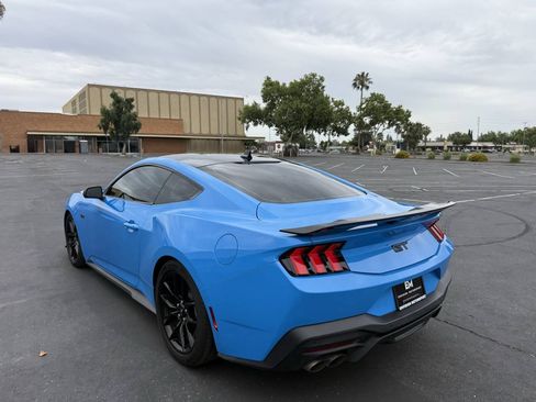 Used 2025 Ford Mustang GT RWD image 5