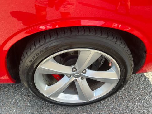 Used 2009 Dodge Challenger SRT8 w/ SRT Option Group II RWD image 8