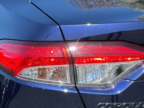Used 2023 Toyota Corolla LE w/ LE Convenience Package FWD image 45