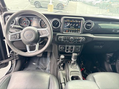 Used 2023 Jeep Wrangler Unlimited Sahara AWD/4WD image 14