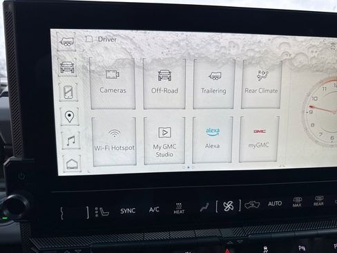 Used 2024 GMC Hummer EV 3X w/ Omega Edition image 40