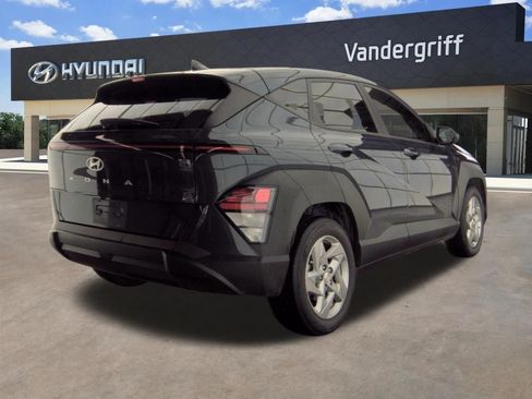 Used 2024 Hyundai Kona SE FWD image 7