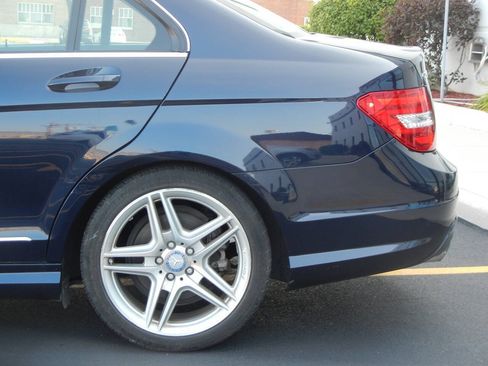 Used 2012 Mercedes-Benz C 250 Sedan image 12