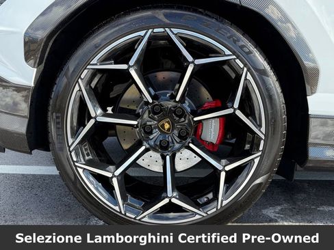 Used 2024 Lamborghini Urus Performante AWD/4WD image 16