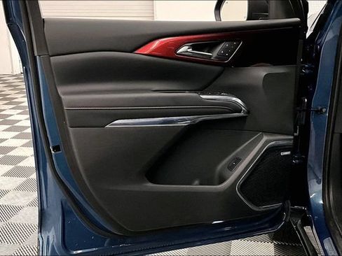 Used 2025 Chevrolet Traverse RS w/ LPO, Floor Liner Package AWD/4WD image 21