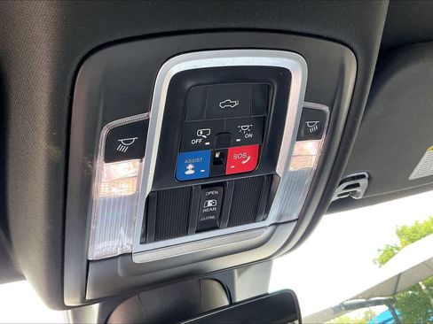 Used 2023 RAM 1500 Laramie AWD/4WD image 32