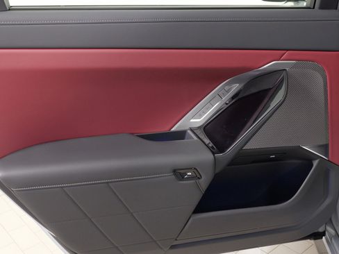 Used 2024 BMW 740i xDrive image 35