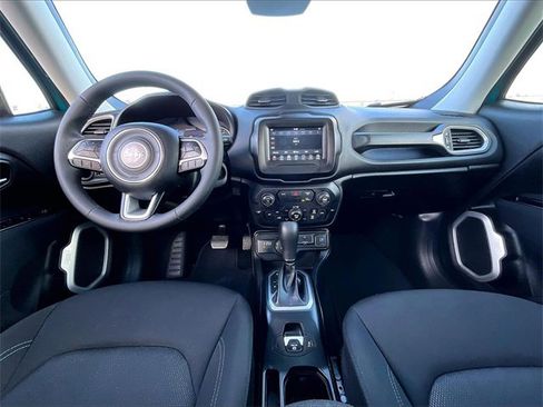 Used 2021 Jeep Renegade Latitude image 20
