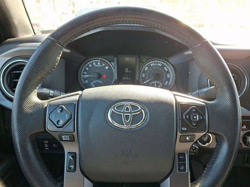 Certified 2018 Toyota Tacoma TRD Sport image 18