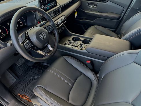 New 2025 Honda Pilot TrailSport image 10