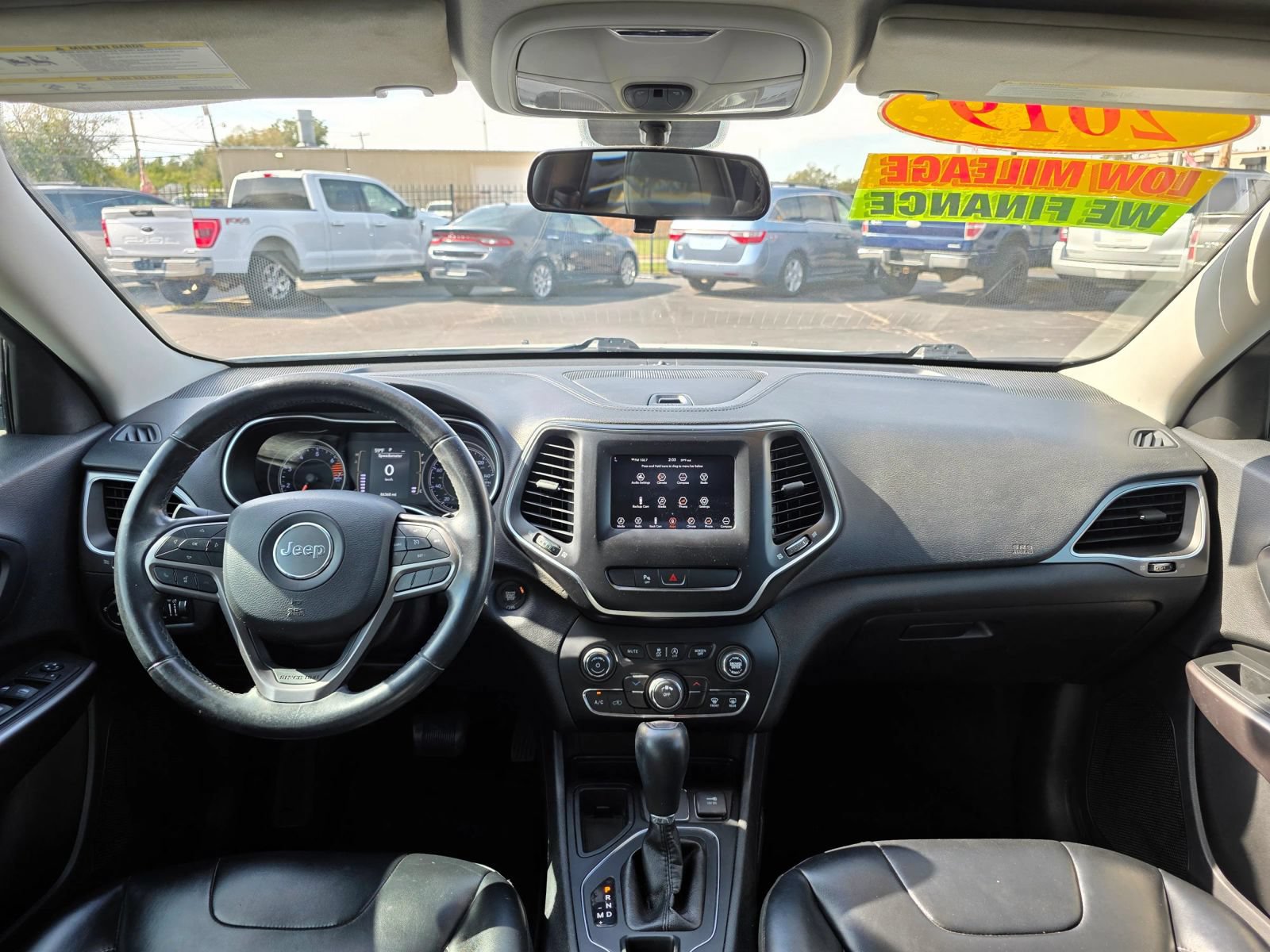 Used 2019 Jeep Cherokee Latitude Plus FWD image 13