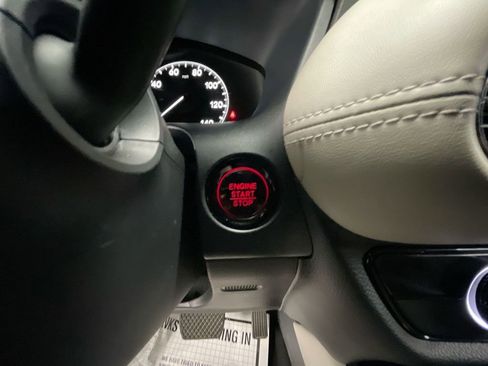 Used 2023 Honda HR-V LX image 16