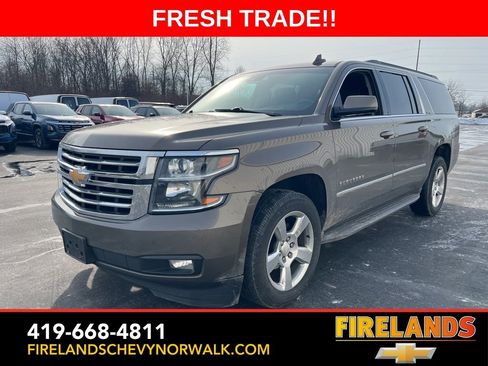Used 2016 Chevrolet Suburban LT image 5
