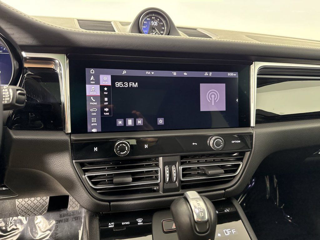 Certified 2026 Porsche Macan S AWD/4WD image 28
