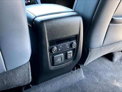 Used 2024 Buick Enclave Premium image 34