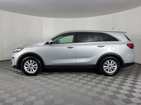 Used 2020 Kia Sorento LX w/ LX I4 Convenience Package image 4