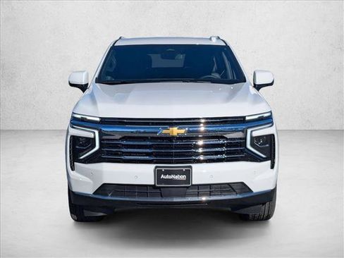 New 2026 Chevrolet Suburban LT image 6