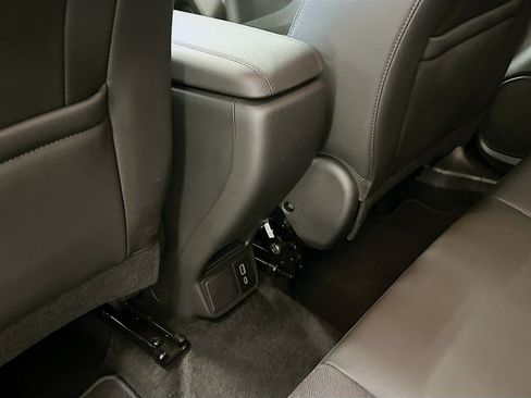 Used 2025 Buick Encore GX Preferred AWD/4WD image 28