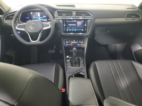 Used 2023 Volkswagen Tiguan SE w/ Panoramic Sunroof Package FWD image 13