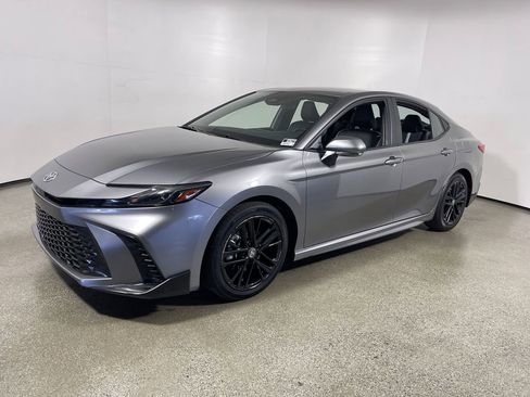 Certified 2025 Toyota Camry SE FWD image 7