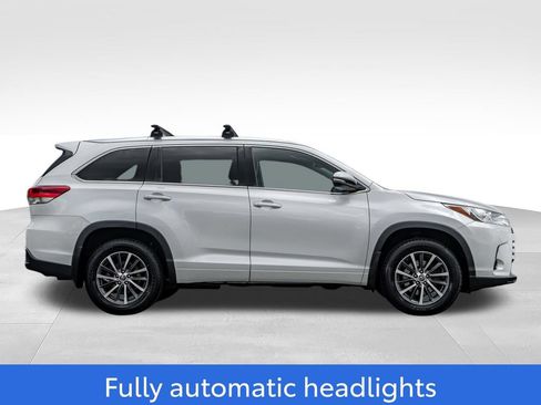 Used 2017 Toyota Highlander XLE AWD/4WD image 8