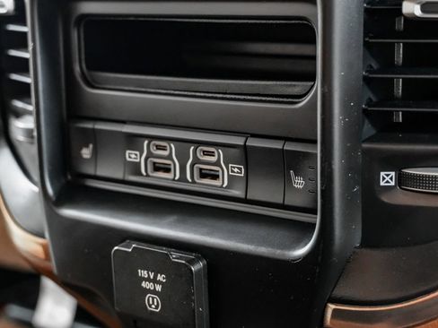 Used 2022 RAM 3500 Limited AWD/4WD image 32