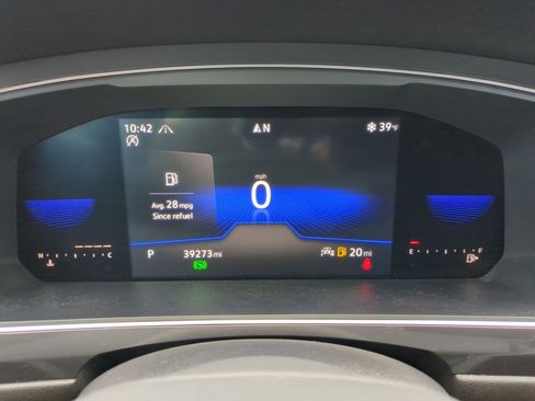 Used 2022 Volkswagen Tiguan SE R-Line image 17