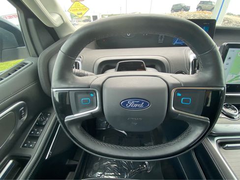 Used 2025 Ford Expedition Platinum AWD/4WD image 29
