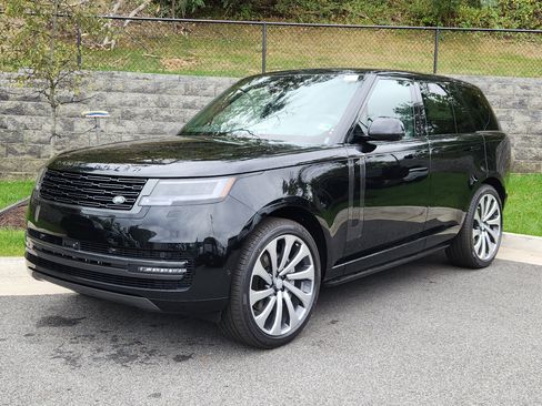 New 2025 Land Rover Range Rover SE image 1