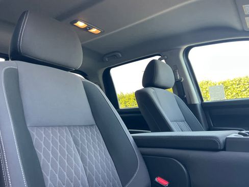 Certified 2023 Nissan Titan SV image 18