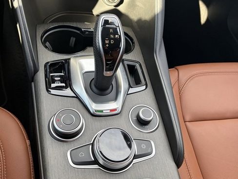 Used 2023 Alfa Romeo Giulia Ti image 32