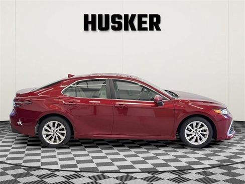 Used 2021 Toyota Camry LE image 2