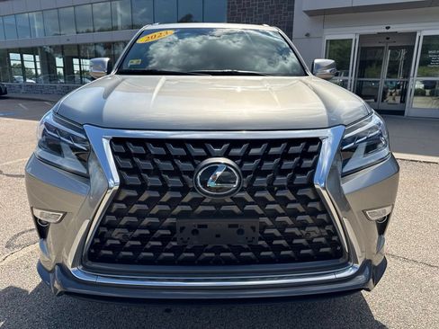 Used 2023 Lexus GX 460 Premium w/ Accessory Package AWD/4WD image 6
