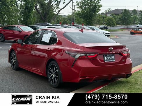 Used 2023 Toyota Camry SE w/ Convenience Package FWD image 5