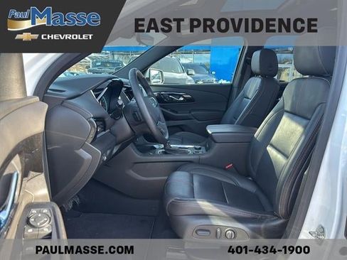 Used 2023 Chevrolet Traverse RS image 17