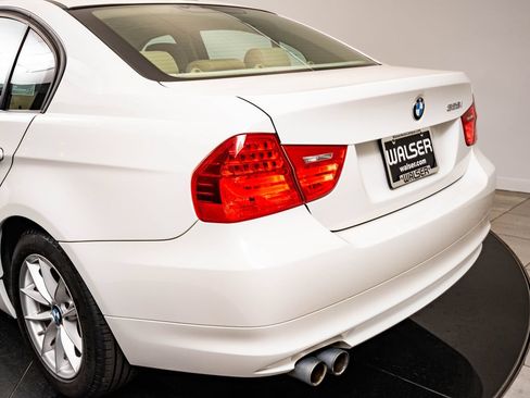 Used 2010 BMW 328i Sedan RWD image 19