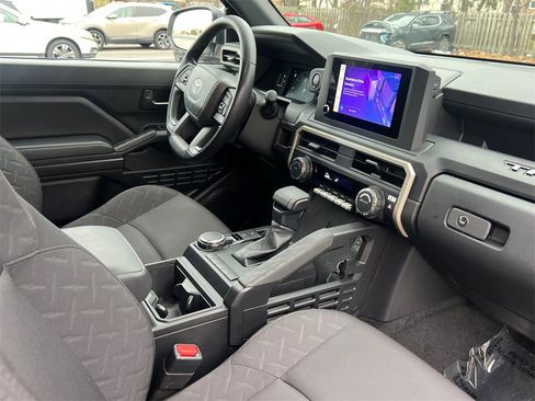 Used 2025 Toyota Tacoma SR image 12