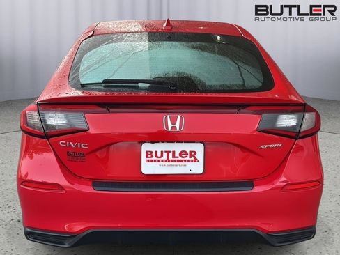 Used 2023 Honda Civic Sport image 4