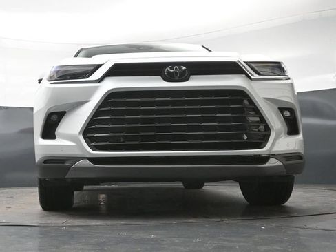 Used 2024 Toyota Grand Highlander FWD image 28