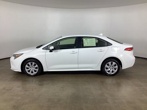 Used 2025 Toyota Corolla LE FWD image 16