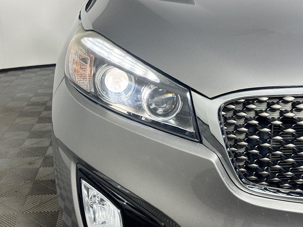 Used 2017 Kia Sorento SX AWD/4WD image 3