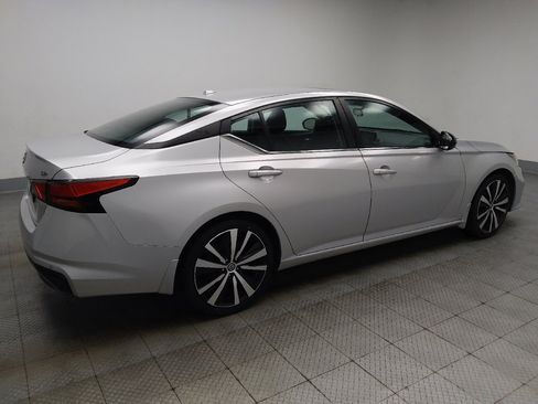 Used 2020 Nissan Altima 2.5 SR w/ Premium Package FWD image 10