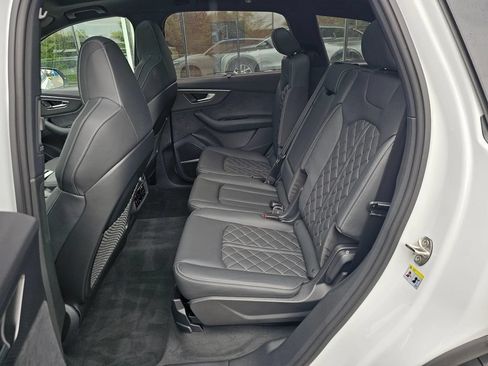Used 2025 Audi SQ7 Prestige AWD/4WD image 16