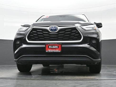 Used 2024 Toyota Highlander XLE AWD/4WD image 28