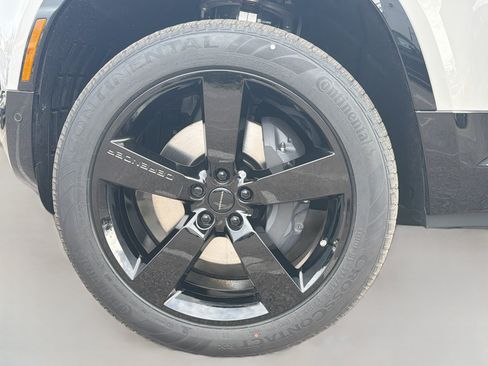 New 2026 Land Rover Defender 110 X-Dynamic SE AWD/4WD image 41